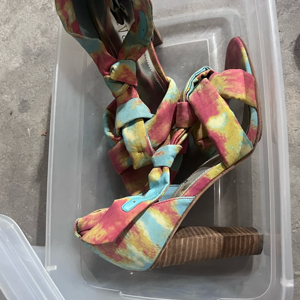 Vince Camuto Tie Dye knotted heels - Picture 7 of 7